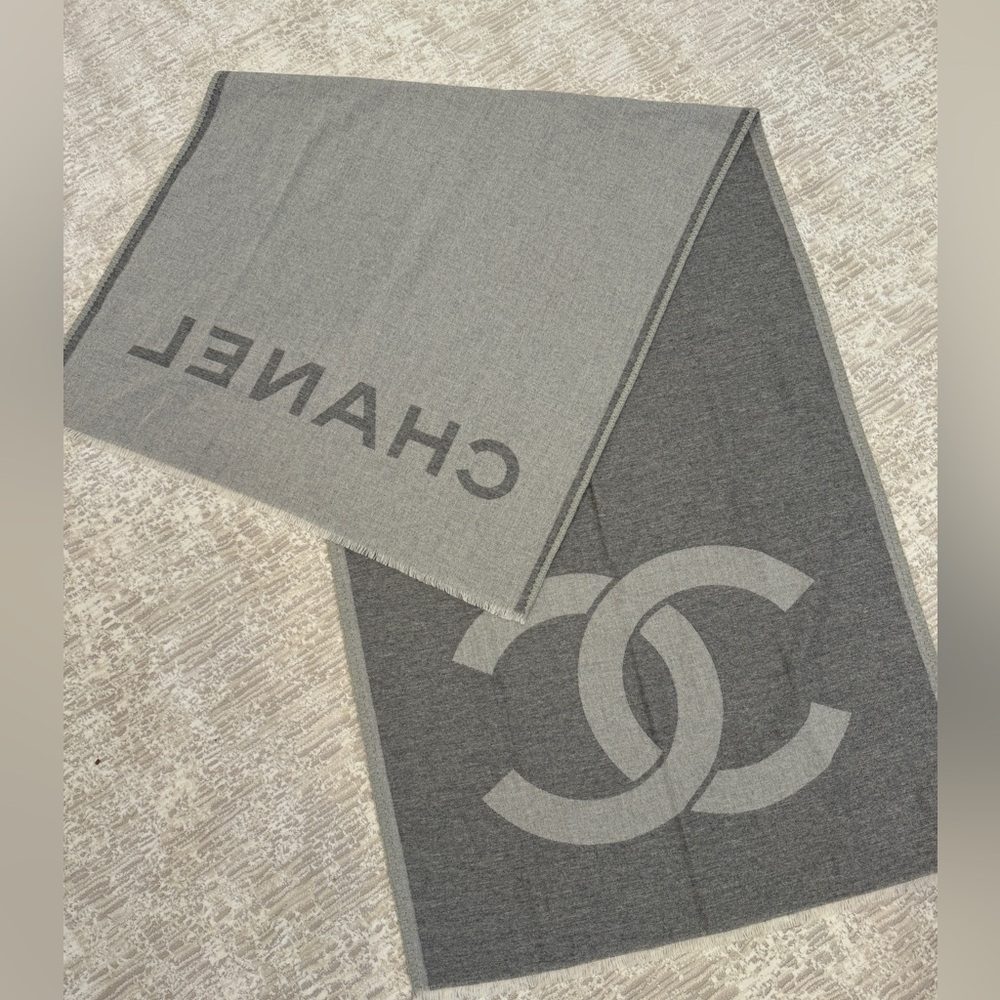 Chanel cashmere scarf gray